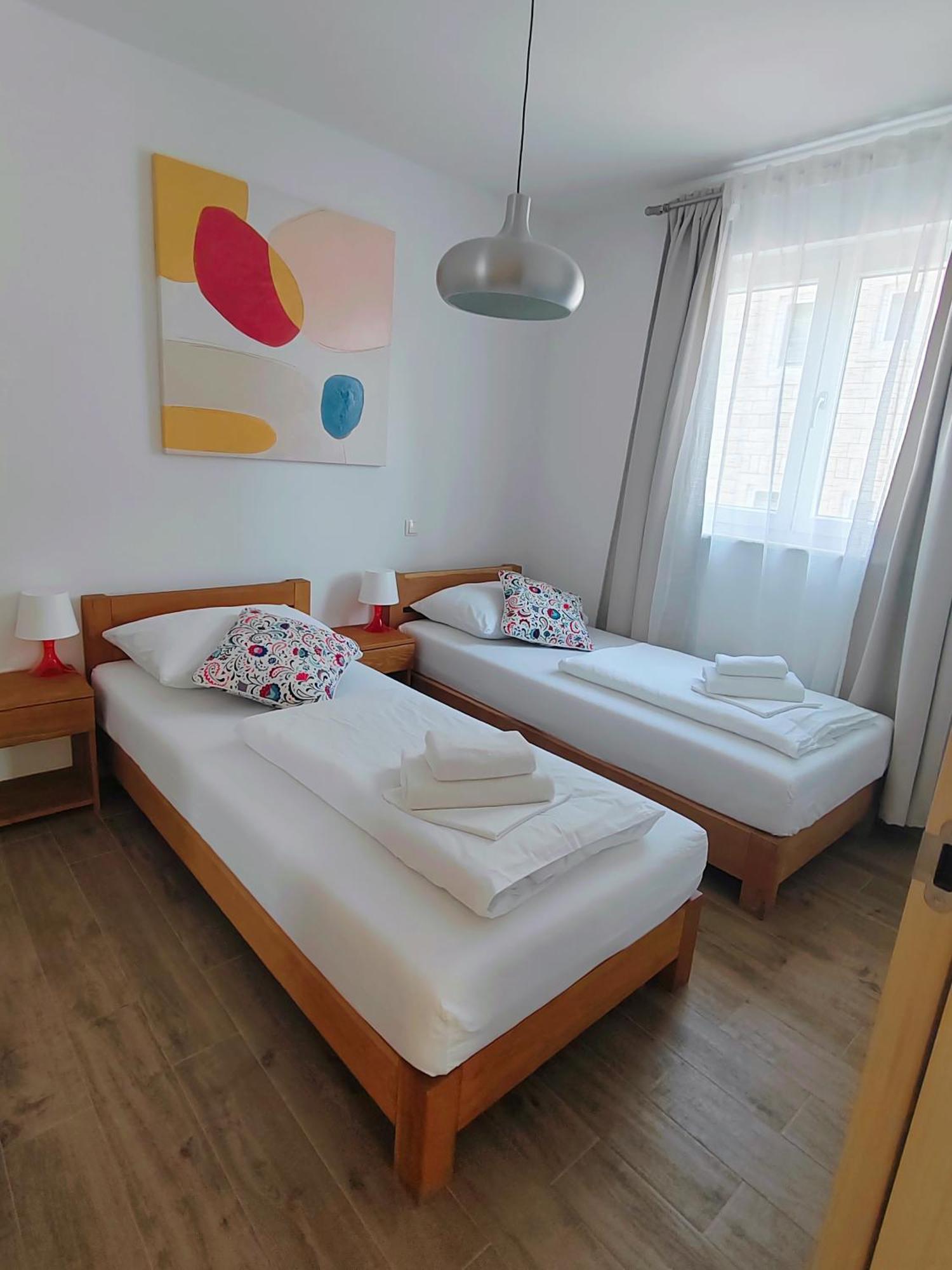 L&L Apartmani 1 Bol Exterior foto
